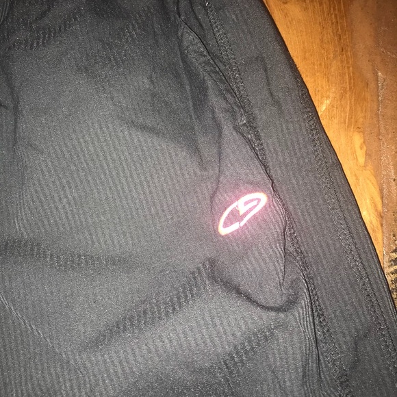 🎀 - Picture 2 of 3